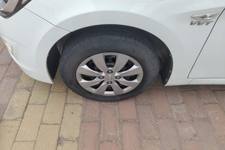 Used Hyundai Verna (older generation) 2014 1.4L Manual Smart GLS Trim