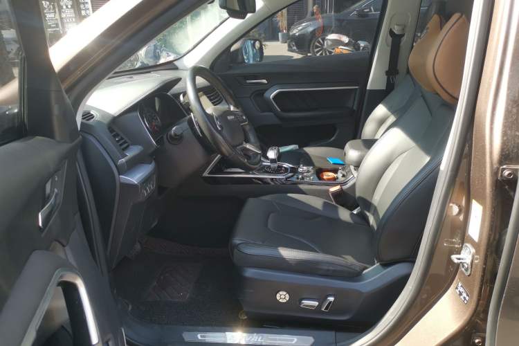 Used Haval H6 2017 Red Label 2.0T Automatic Two-Wheel Drive ZhiShang Model