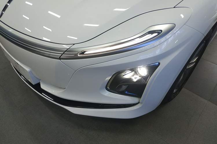 Used Hongqi E-QM5 2025 500km Range Commuter Version
