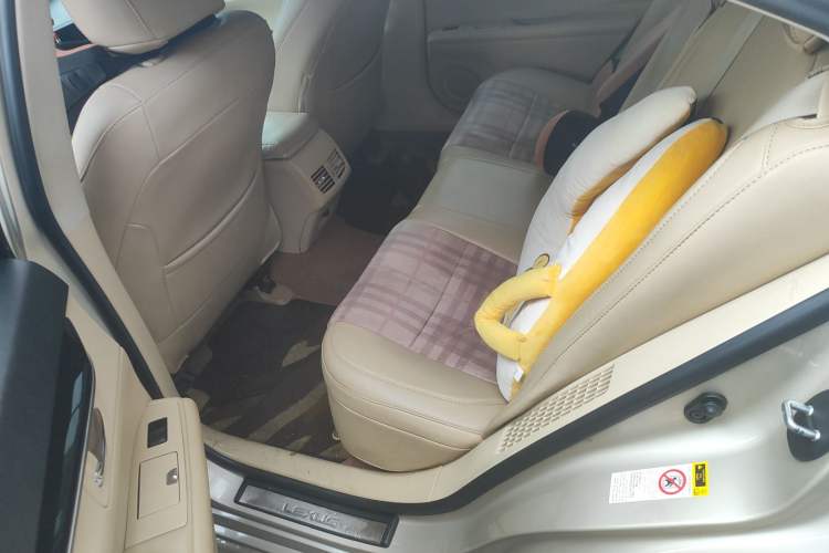 Used Lexus ES 2013 300h Elite Edition