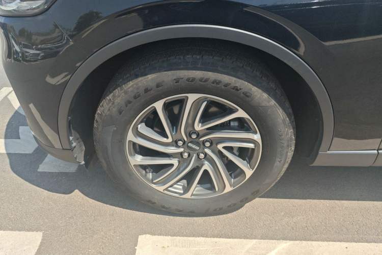 Used Lincoln Aviator 2024 3.0T V6 All-Wheel-Drive Elegance Edition Six Seats Left Front Wheel Hub