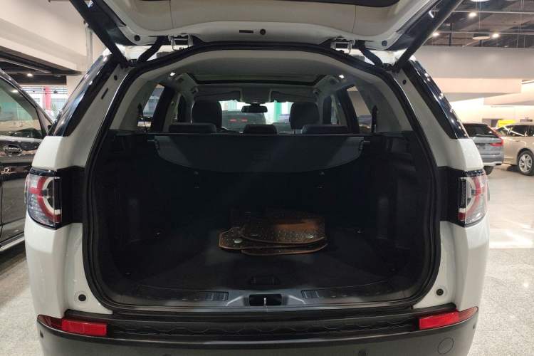 Used Land Rover Discovery Sport 2018 240 PS SE Version