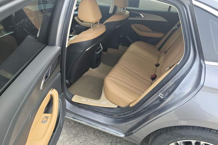 Used Hongqi H5 2023 2.0T Automatic Smart Connect Flagship Edition