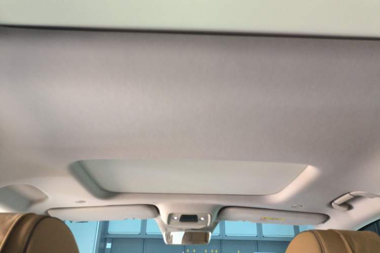 Used Denza D9 2022 DM-i 1040 Prestige Model