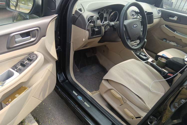 Used Ford Focus 2011 Hatchback 1.8L Automatic Fashion Edition
