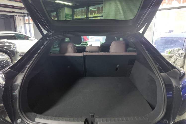 Used ONVO L60 2024 60 kWh Rear-Drive Version