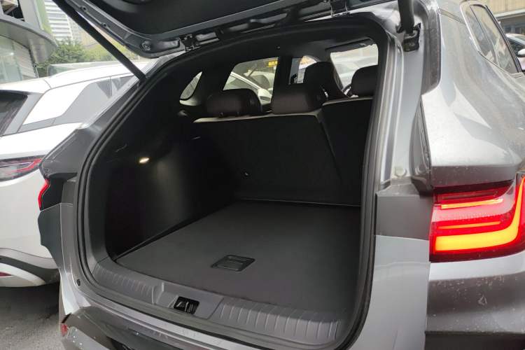 Used BYD Song PLUS New Energy 2025 DM-i Smart Drive 112KM Prestige Model Trunk