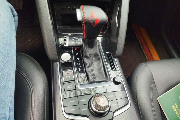 Used BORGWARD BX7 2018 28T Two-Wheel Drive Luxury Version 5 Seats China V Emission Standard
