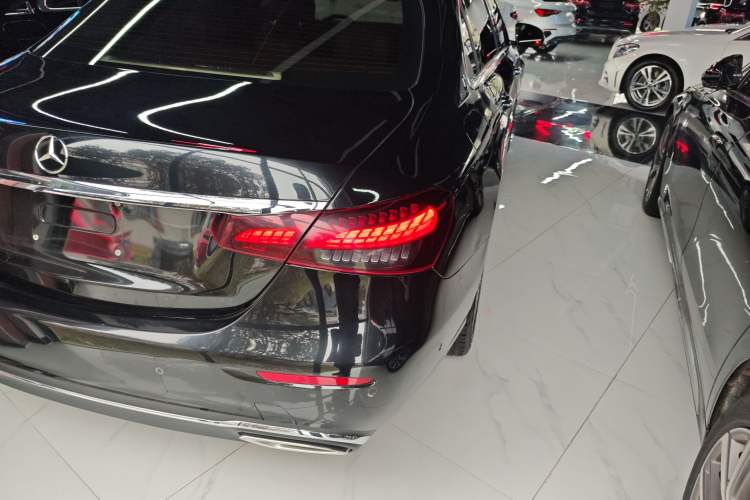 Used Mercedes-Benz E-Class 2022 Second Facelift E 300 L Fashion Edition
