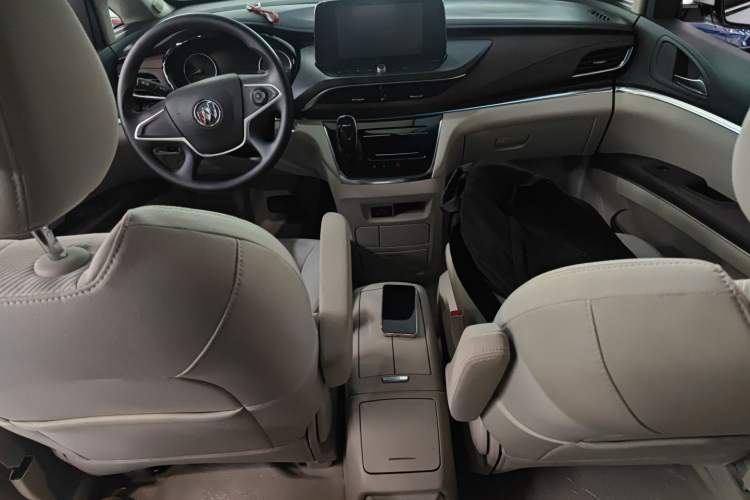 Used Buick GL8 2023 Land Executive Class Comfort Model