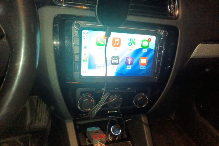 Used Volkswagen Sagitar 2017 1.6L Manual Comfort Model Audio And AC Panel