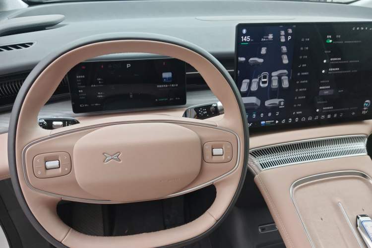 Used XPeng X9 2025 740 Ultra-Long Range Max Gear Lever