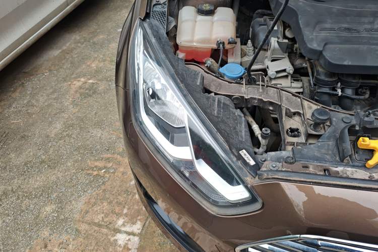 Used Ford Escort 2015 1.5L Manual Comfort Model
