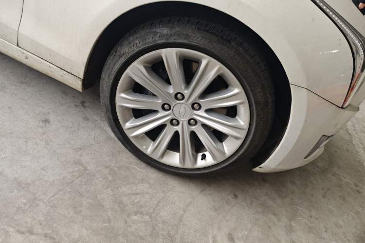 Used Cadillac ATS-L 2017 28T Tech Edition Right Front Wheel Hub