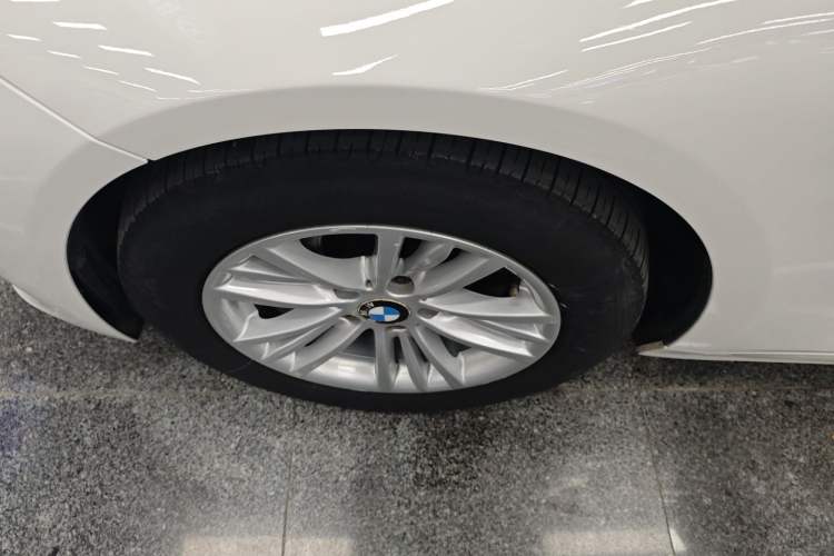 Used BMW 3 Series 2015 320Li Luxury Edition Fashion Model
