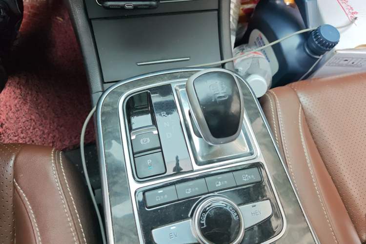 Used BYD Tang New Energy 2015 2.0T Four-Wheel-Drive Flagship Model Gear Lever