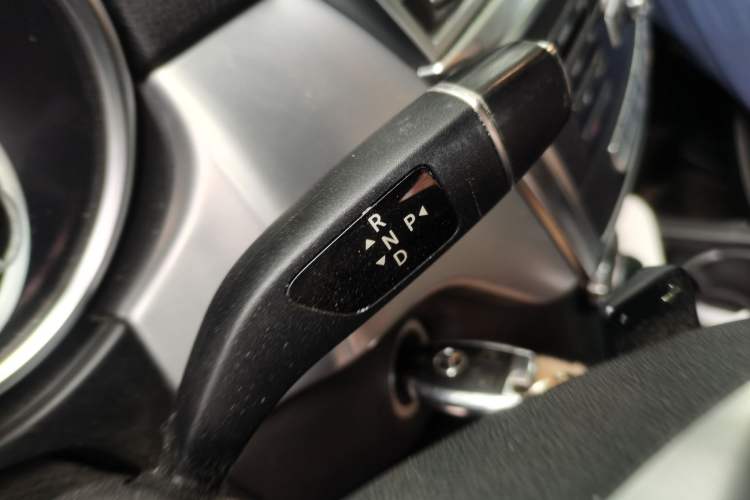 Used Mercedes-Benz M-Class 2014 ML 320 4MATIC
