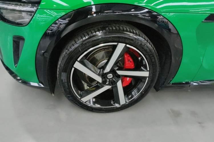 Used Xiaomi Auto YU7 2025 Ultra-Long Range High-Performance All-Wheel-Drive Max Edition Left Front Wheel Hub
