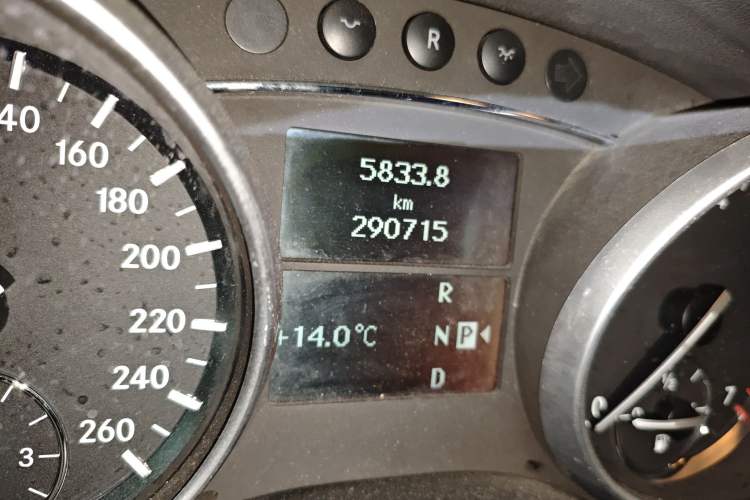 Used Mercedes-Benz R-Class 2010 R 350 L 4MATIC