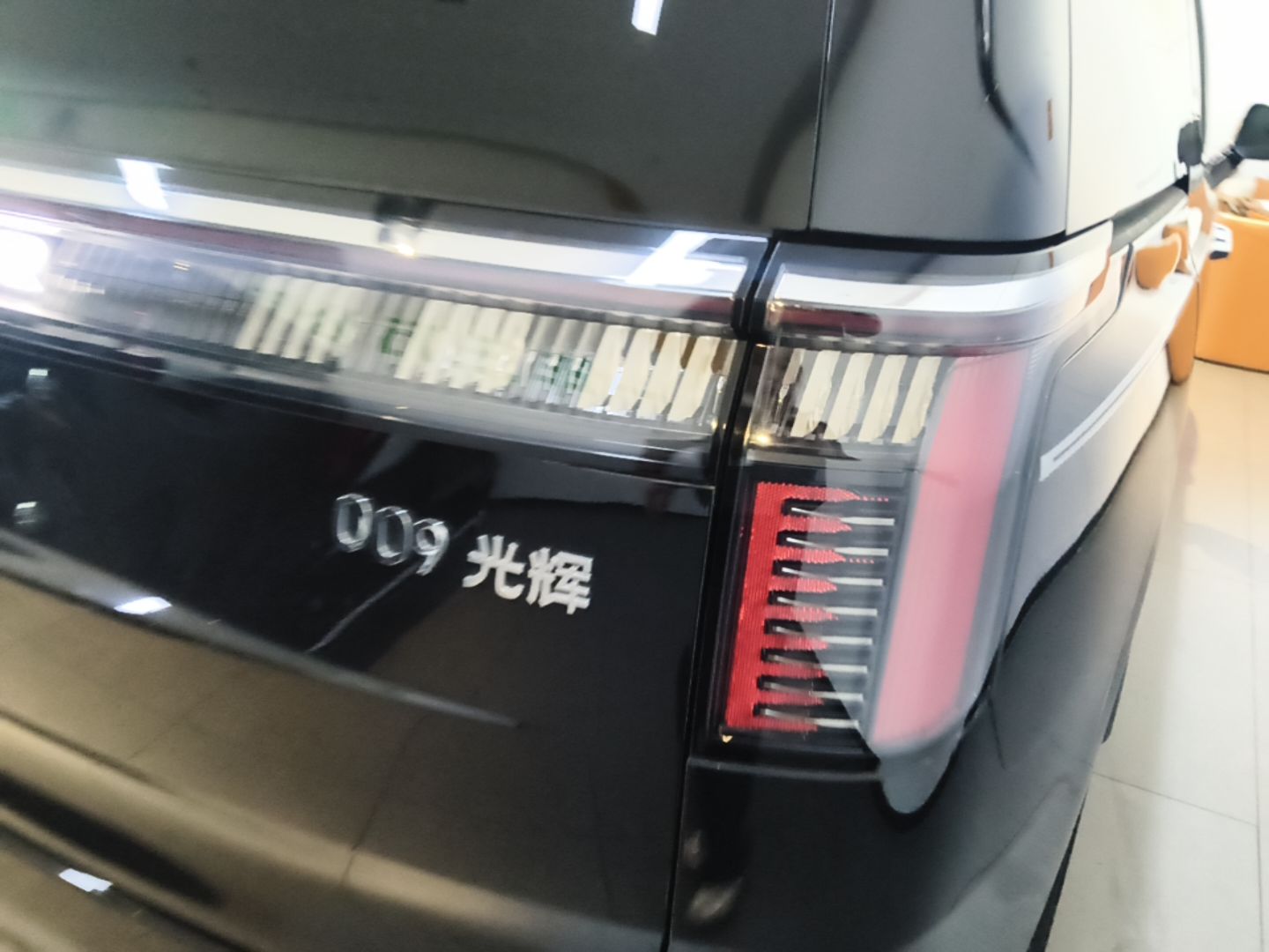 Zeekr 009 2024 GAC Trumpchi — снимка 9