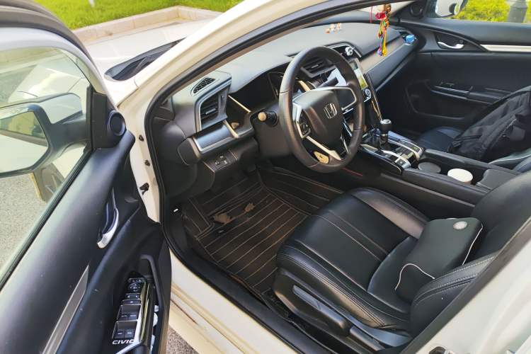 Used Honda Civic 2016 220TURBO Manual Luxury Edition