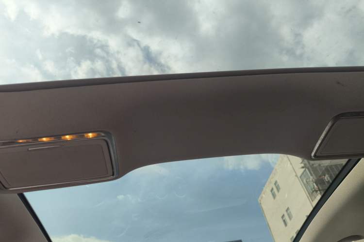 Used Mercedes-Benz C-Class 2016 C 200 L 4MATIC Sport Edition Headliner