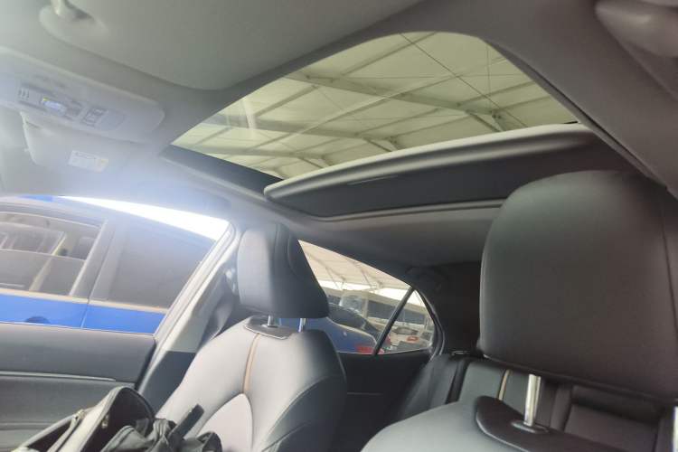 Used Toyota Camry 2021 2.0G Luxury Edition
