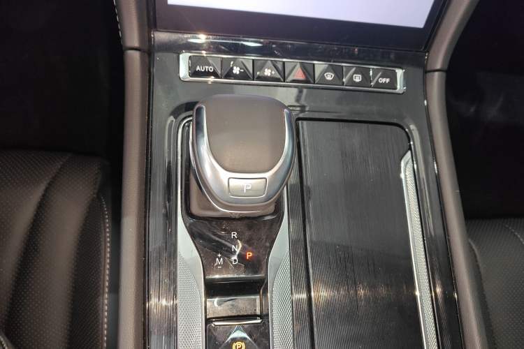 Used Hongqi H5 2024 1.5T DCT Smart Connect Flagship Edition
