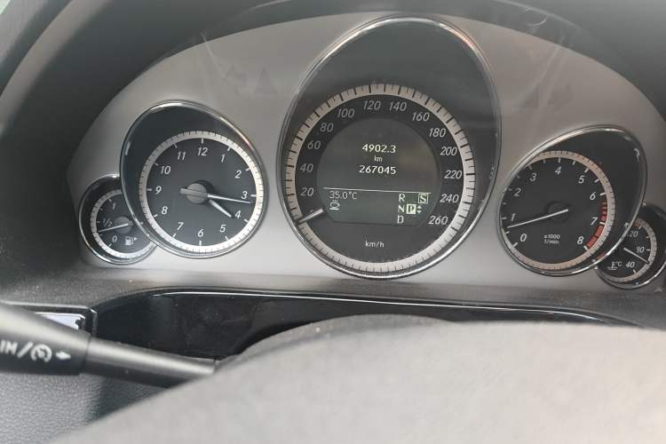 Used Mercedes-Benz E-Class 2010 E 300 L Fashion Model
