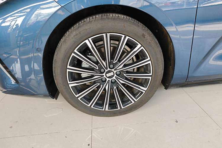 Used Geely Galaxy 8 2025 130km EM-P Starship Edition
