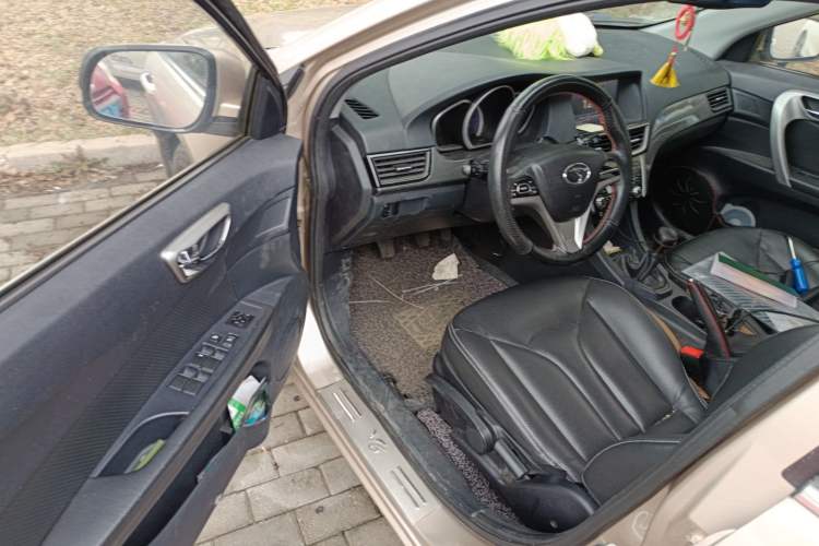 Used Soueast V6 Lingshi 2013 1.5L Manual Flagship Edition Driver Seat