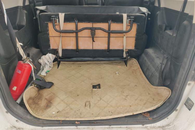 Used Dongfeng Fengon 330 2014 1.5L Manual Utility Version DK15 Trunk