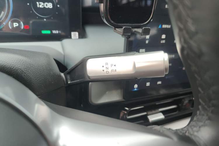 Used AION Y 2023 Plus 510 Smart Edition Gear Lever