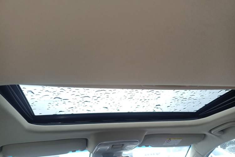 Used Geely Auto Emgrand GL 2018 1.4T DCT Prestige Smart Connectivity Version Headliner