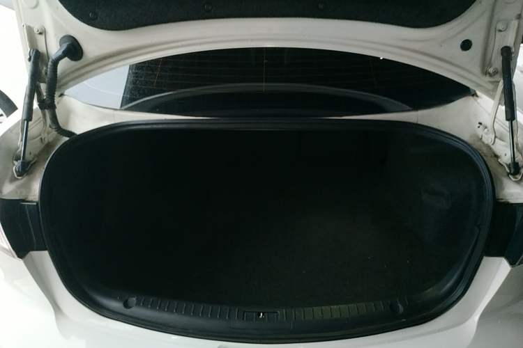 Used Mazda Mazda 3 2015 Sedan 1.6L Manual Comfort Model
