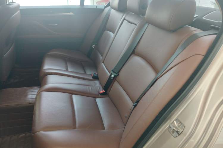 Used BMW 5 Series 2014 528Li Leading Model
