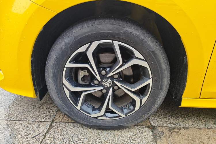 Used MG 5 2021 180 DVVT CVT Youth Luxury Edition
