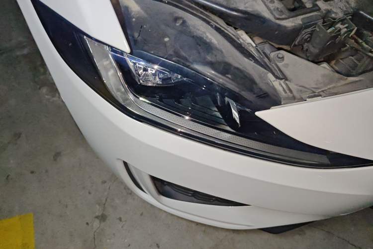 Used Jaguar XEL 2020 2.0T 200 PS R-DYNAMIC S Advanced Sport Edition Right Front Headlight