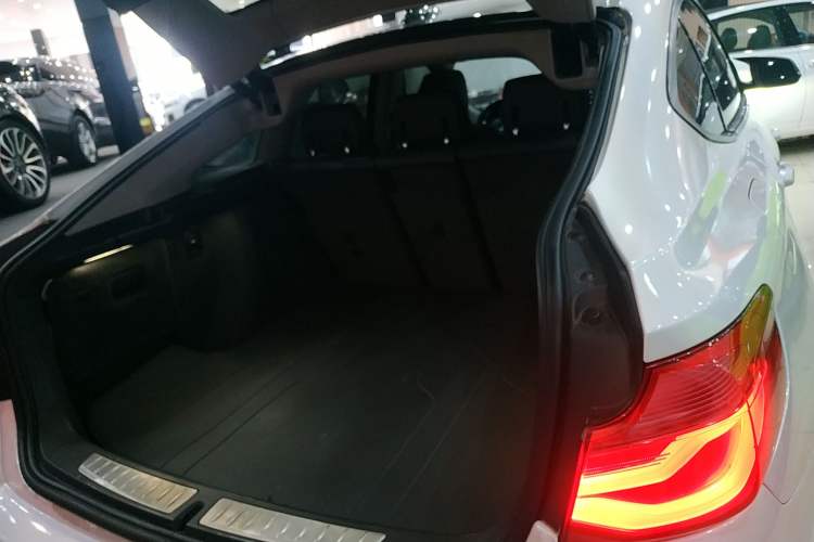 Used BMW 3 Series GT 2017 320i Sport Edition