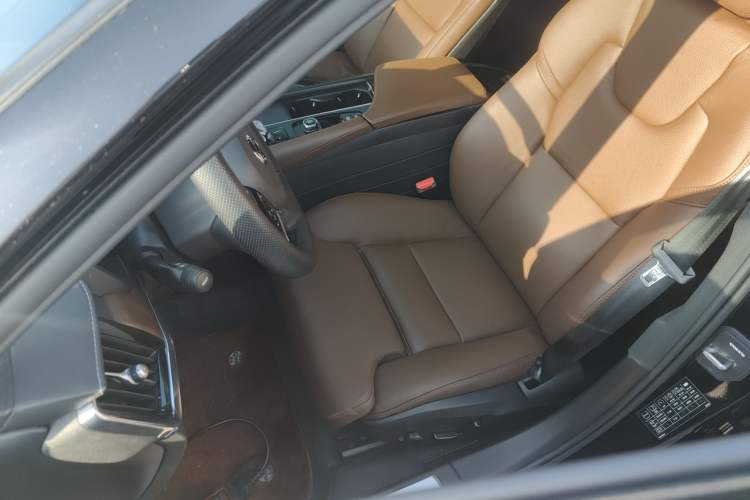 Used Volvo S90 2023 B5 Zhiyuan Luxury Edition