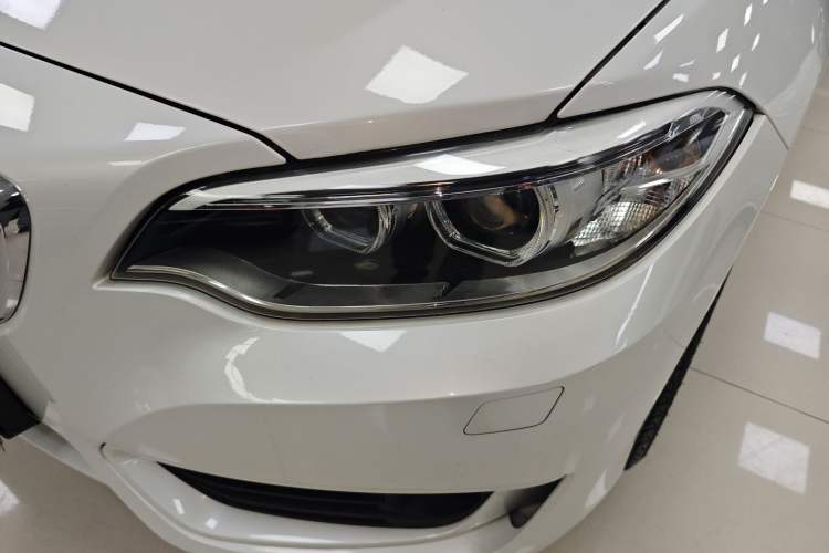 Used BMW 2 Series 2015 220i Convertible Coupe Leading Model
