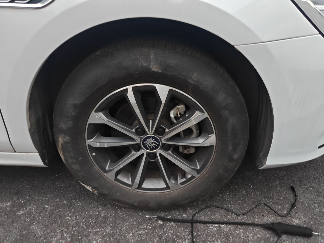 BYD Qin PLUS 2023 Champion Edition DM-i 55KM Leading Model — снимка 8