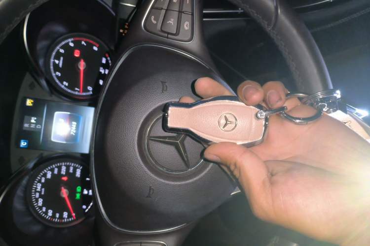 Used Mercedes-Benz GLC 2018 Facelift GLC 260 4MATIC Luxury Edition
