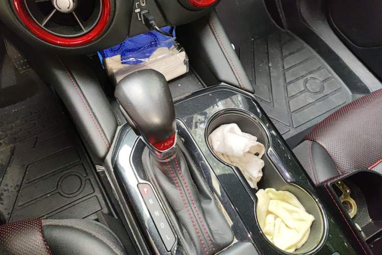 Used Chevrolet Blazer 2020 RS 650T 4x4 7-Seater Hardcore Edition Gear Lever