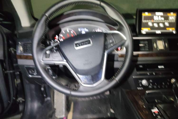 Used Zotye Z700 2016 1.8T Manual Elegant Model
