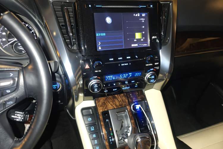 Used Toyota Alphard 2019 Dual-Engine 2.5L Luxury Edition Audio And AC Panel