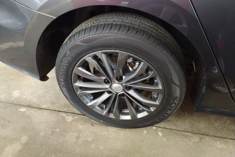 Used MG 5 2026 Model 180DVVT Global Luxury Edition Right Rear Wheel Hub