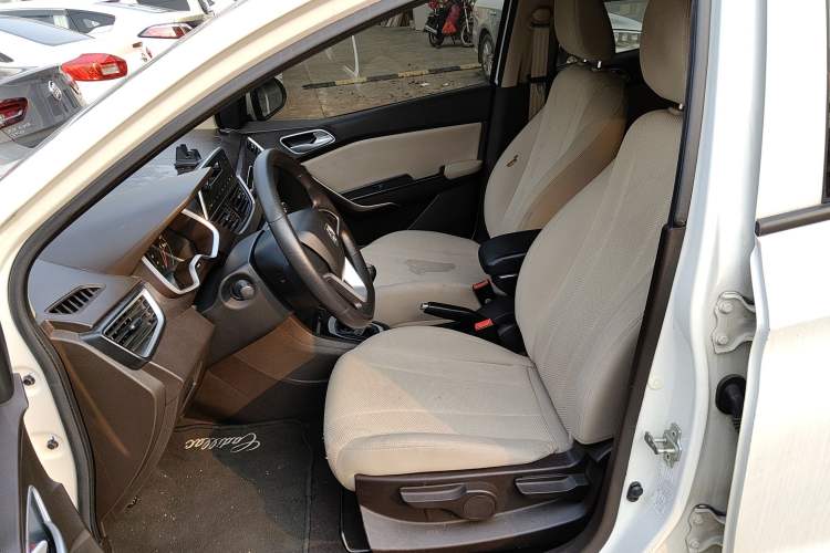 Used Baojun 310W 2017 1.5L Manual Comfort Version China V Left Front Seat