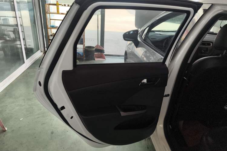 Used Chevrolet Lova RV 2018 1.5L Automatic Smart Drive Model Interior 8