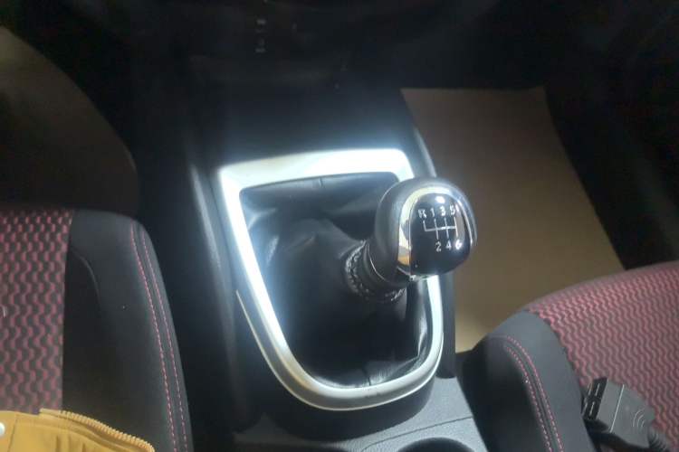 Used Nissan Qashqai 2016 1.2T Manual Fashion Edition Gear Lever